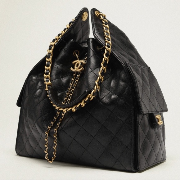 NEW✨ Chanel 25 Leather Hobo Bag Medium - Black - Picture 2 of 15